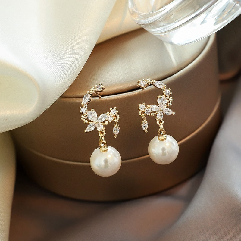 Classic and  Elegant Imitation Pearl Dangle Earrings For Women Crystal Long Tassel Exquisite Drop Earring